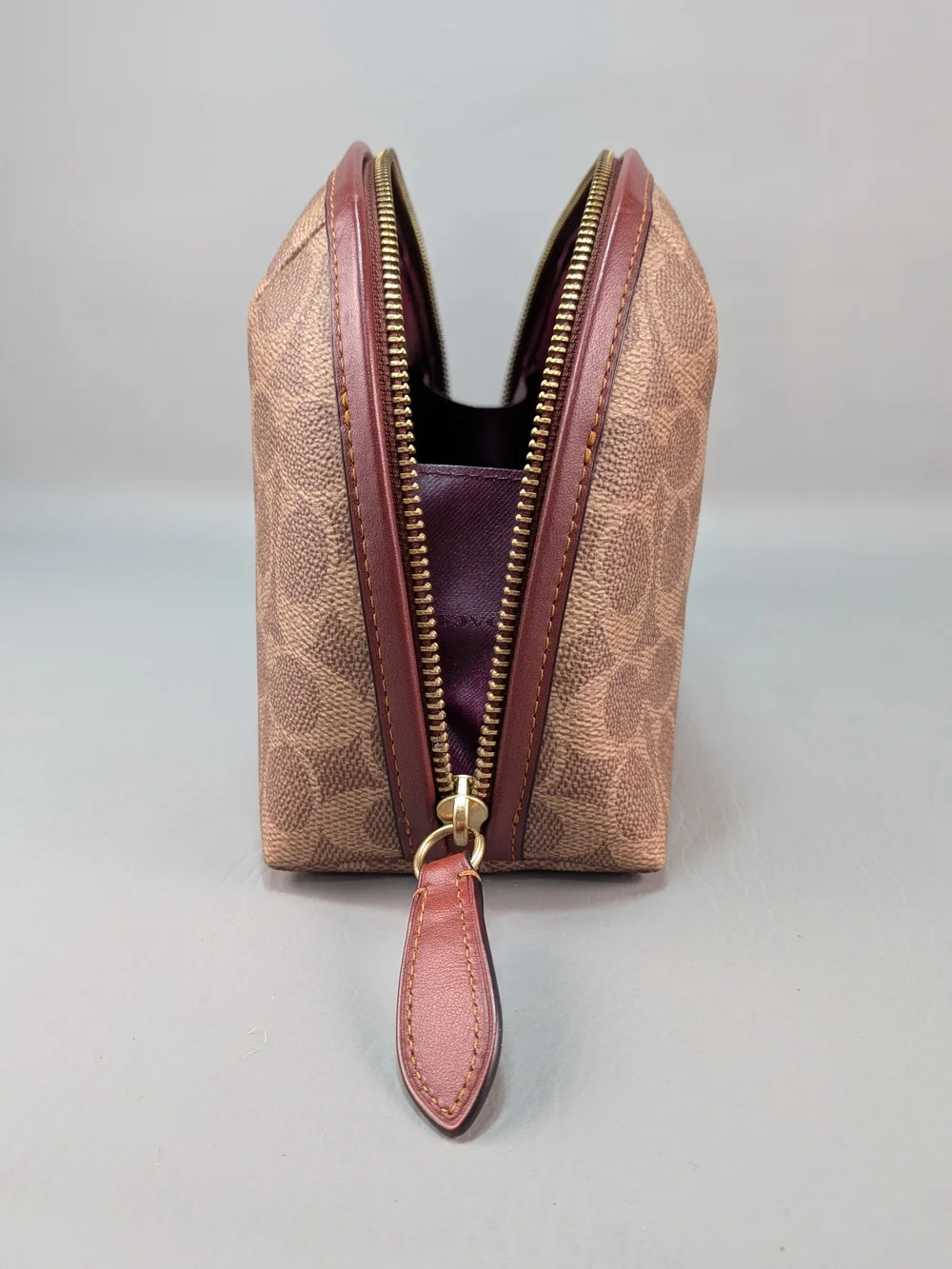 COACH Cosmetic Pouch Julienne Case 22 Coated Canvas Signature C3488 Zip Domed
